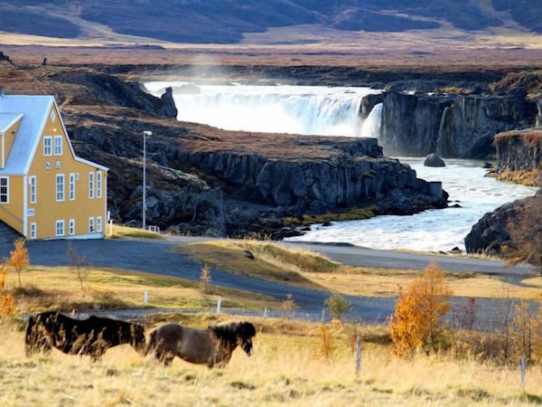 Hotel Godafoss boasts stunning views of the Skjalfandafljot river and Geitafoss waterfall in North Iceland.