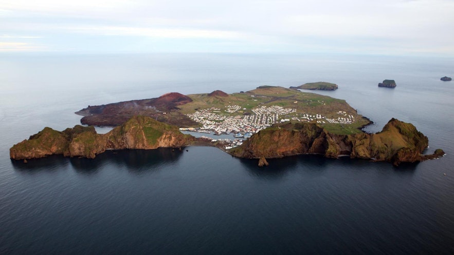 Islandzka wyspa Heimaey.