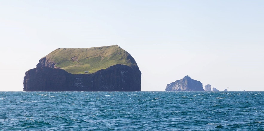 There are many islands and skerries around the main island of Heimaey in the Westman Islands