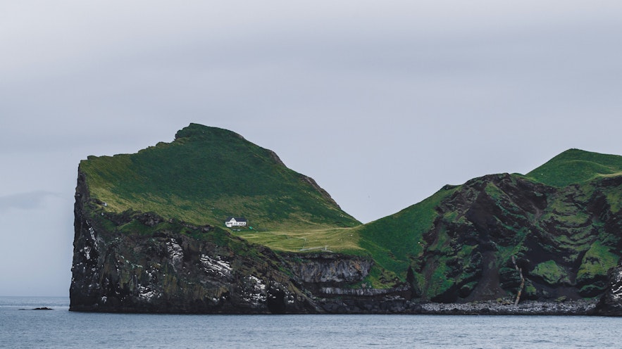 The lonely hunting lodge of Ellidaey in the Vestmannaeyjar archhipelago is often wrongly said to be Bjork's house