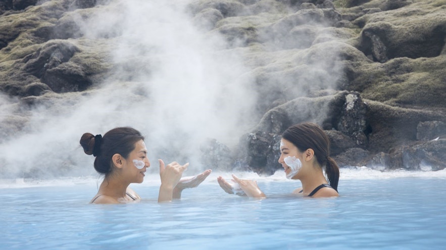 蓝湖温泉是冰岛最著名的奢华体验之一。