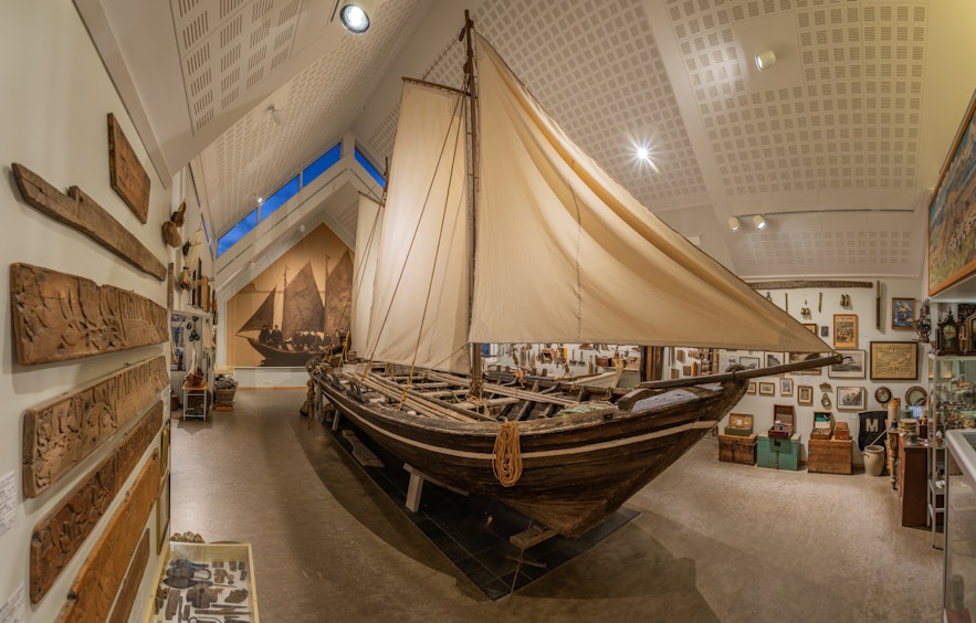 A part of the Skogar Museum was built to house this historic eight seater boat from Pétursey.