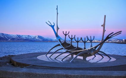 Basking in the golden embrace of the setting sun, the Sun Voyager sculpture ignites a sense of wanderlust.