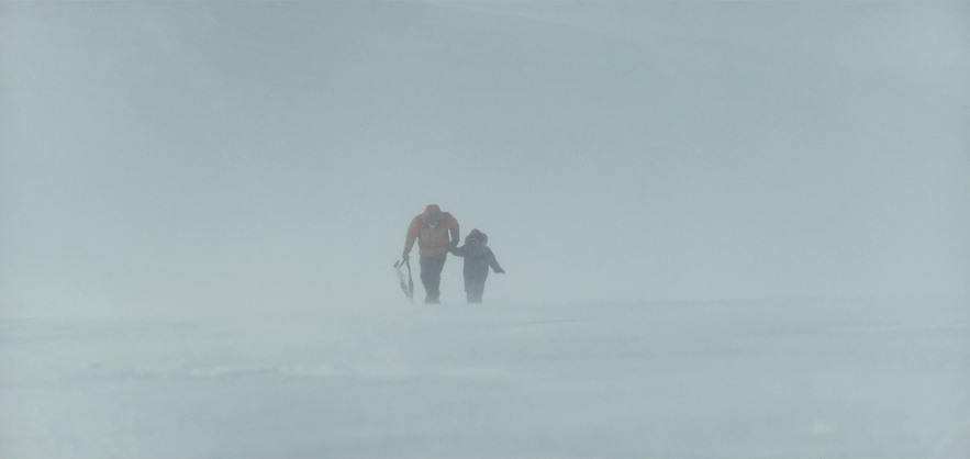 Lodowiec Skalafellsjokull na Islandii został wykorzystany do zewnętrznych ujęć przedstawiających Arktykę w filmie „Niebo o północy”.
