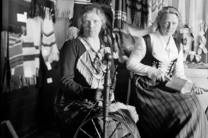 将冰岛羊毛制成纱线需要花费大量时间。
