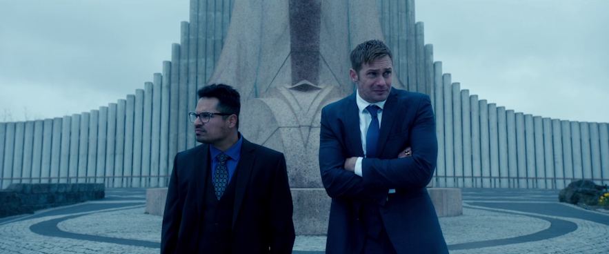Alexander Skarsgård และ Michael Peña ในภาพยนตร์เรื่อง War on Everyone ถ่ายทำบางส่วนในเมืองเรคยาวิก ประเทศไอซ์แลนด์