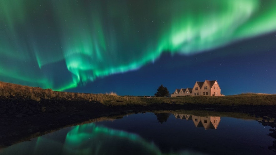 冬季冰岛拍摄的北极光。