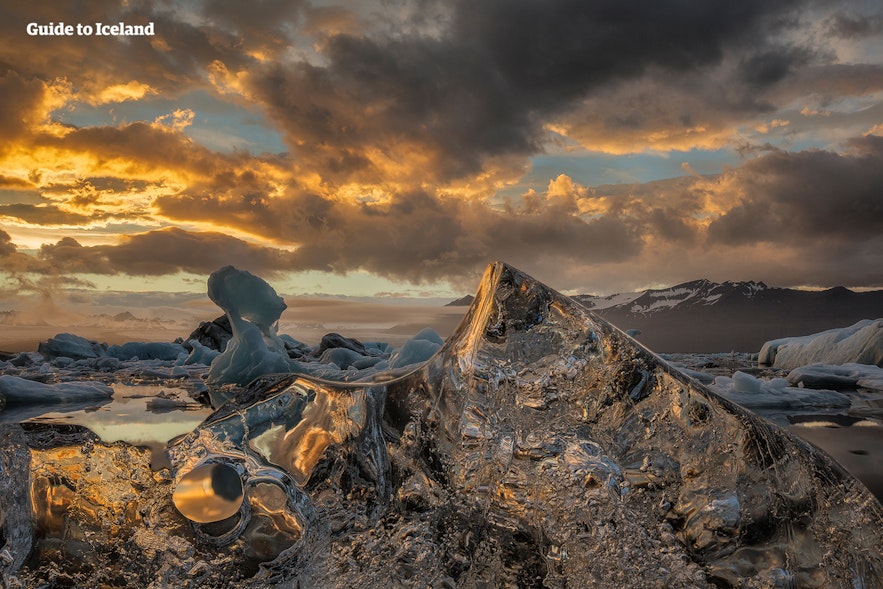杰古沙龙冰河湖的冰山，冰岛皇冠上的明珠。