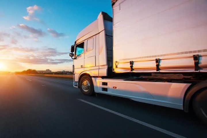 What is a long haul truck driver recruiter?