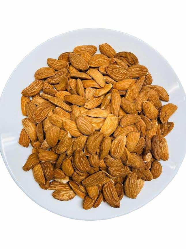 Buy Mamra Almond Online: A Nutritional Delight from Tavazo