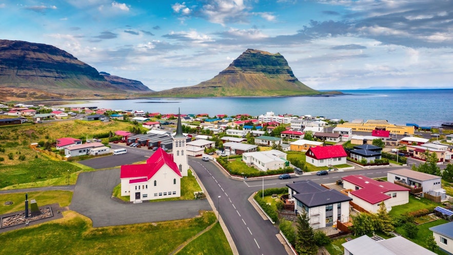 Grundarfjordur is the best place to stay to admire the Kirkjufell mountain