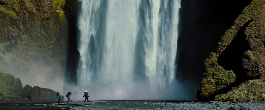 Der Wasserfall Skogafoss, wie er im Hollywood-Film Das erstaunliche Leben des Walter Mitty mit Ben Stiller in der Hauptrolle zu sehen ist