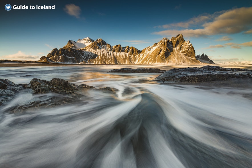 브룬느호른 산은 아이슬란드 남동부에 위치한 대자연의 걸작입니다.
