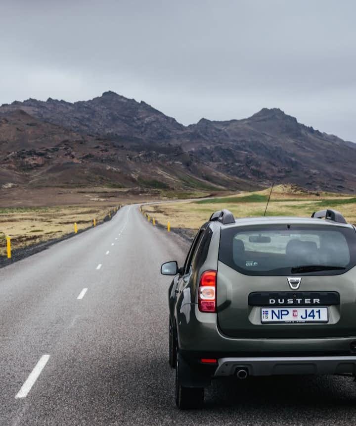Driving in Iceland in April: A Handy Guide