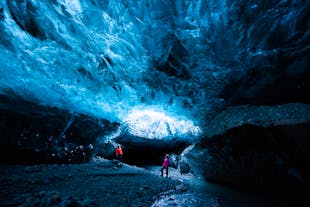 Excursion Défi de 6 heures pour Explorer une Grotte de Glace en Petit Groupe au Vatnajokull avec Transfert depuis Jokulsarlon