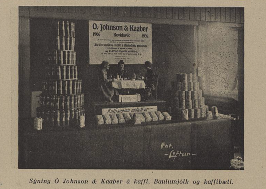 1932年，冰岛的咖啡豆和奶精柜台