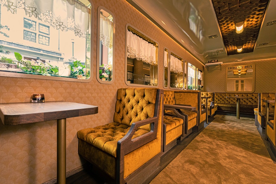 The railroad car inside Monkeys Food & Wine where you can enjoy a delicious cocktail