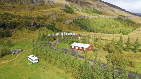 Fljotsdalsgrund is a tranquil retreat surrounded by the enchanting landscapes of Fljotsdalur.