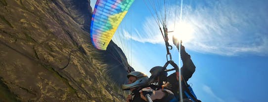 Spændende paragliding eventyr over Reykjavik med valgfri afhentning i det centrale Reykjavik
