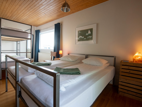 Sjavarborg Guesthouse has large family rooms.