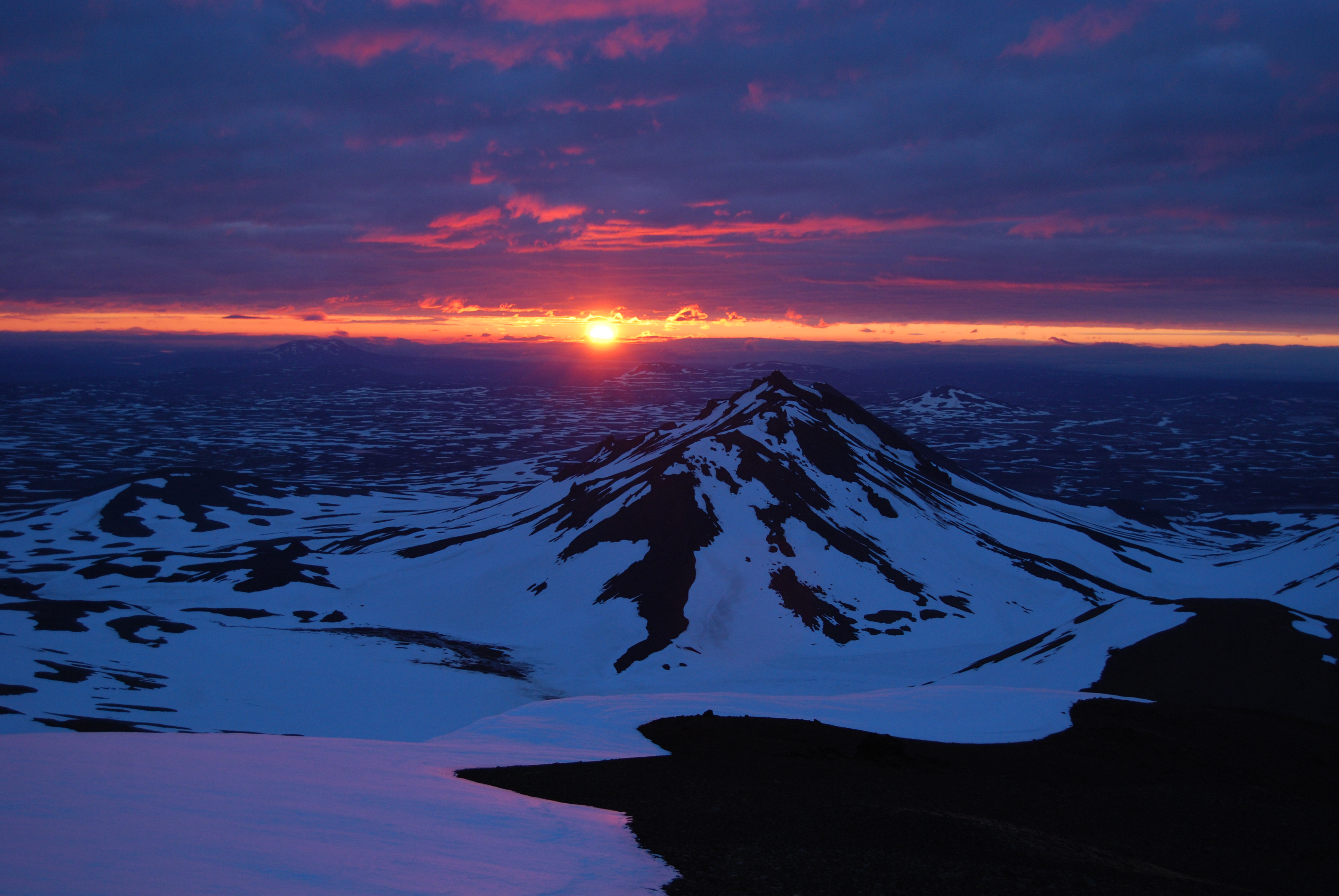 midnight-hiking-tour-to-sn-fell-guide-to-iceland