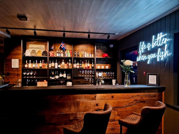 West Ranga Lodge has a bar where guests can grab a drink or two for a nightcap.