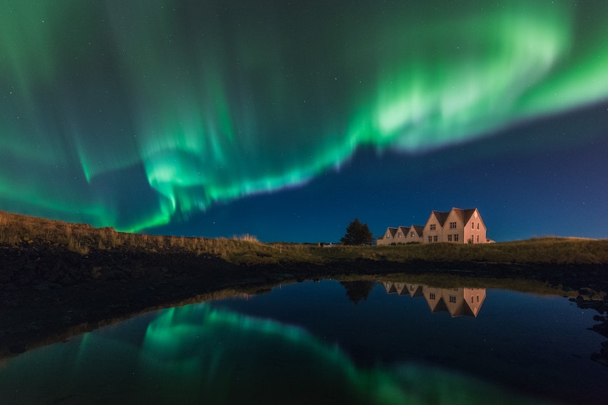 冬季到冰岛旅游可以看到北极光