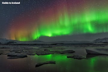 L'aurora boreale sulla laguna glaciale Jokulsarlon