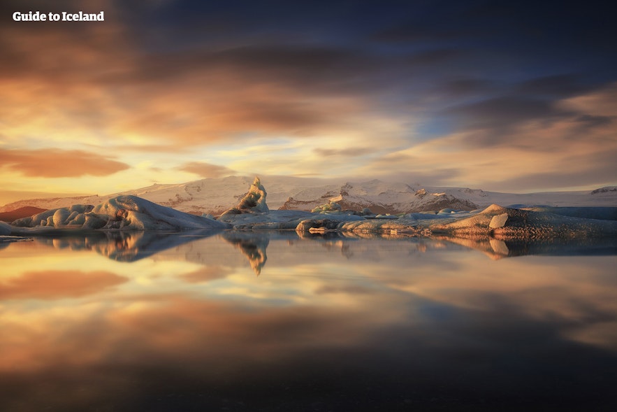 Fantastisk solnedgang over Jökulsárlón-gletsjerlagunen
