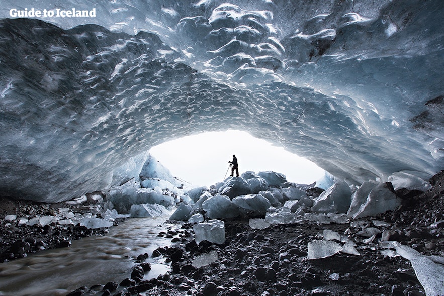 아이슬란드의 빙하 속 얼음 동굴