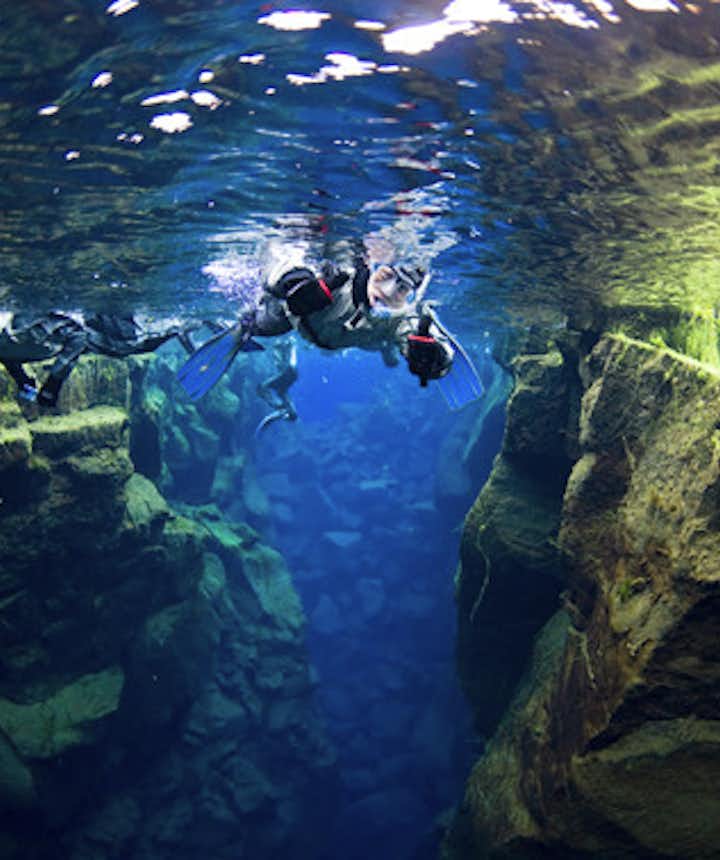 冰岛丝浮拉大裂缝浮潜