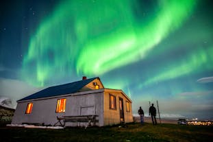 แสงเหนือปรากฎขึ้นที่ภูมิภาคอาร์คติก ทำให้ภาคเหนือของประเทศไอซ์แลนเ์เป็นสถานที่ ที่เหมาะสำหรับการดูแสงเหนือ
