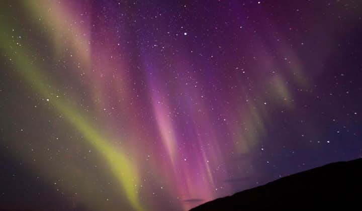 特には緑、紫、黄色の光を放つオーロラはアイスランド北部でも遭遇率が良い