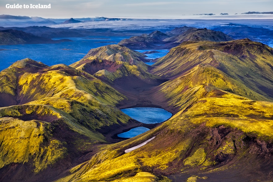 Islandske fargerike høyland