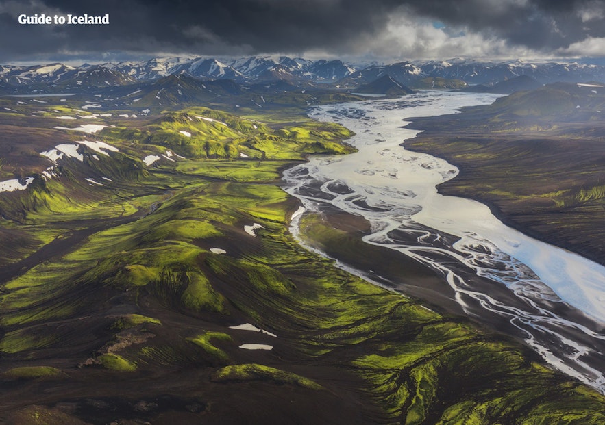A dramatic river makes its way through the Fjallabak Nature Reserve.