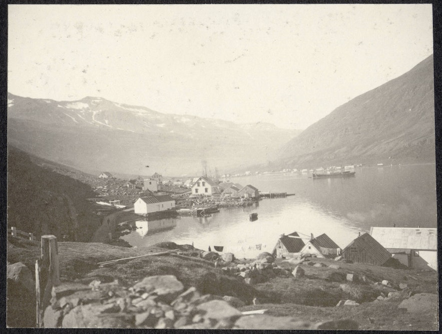 The town of Seydisfjordur around the year 1900