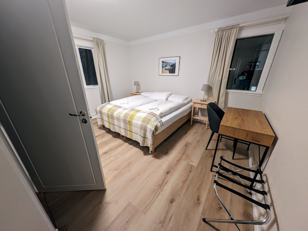 All rooms at the Stykkisholmur Inn have desks and chairs.