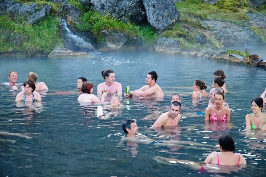 冰岛内陆高地兰德曼纳劳卡地区的天然温泉