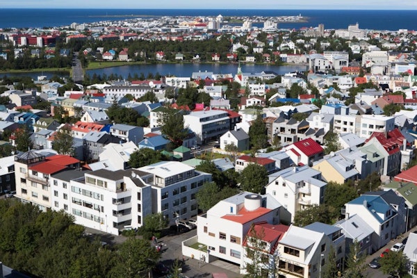 Guesthouse Sunna overlooks the beautiful houses of Reykjavik.