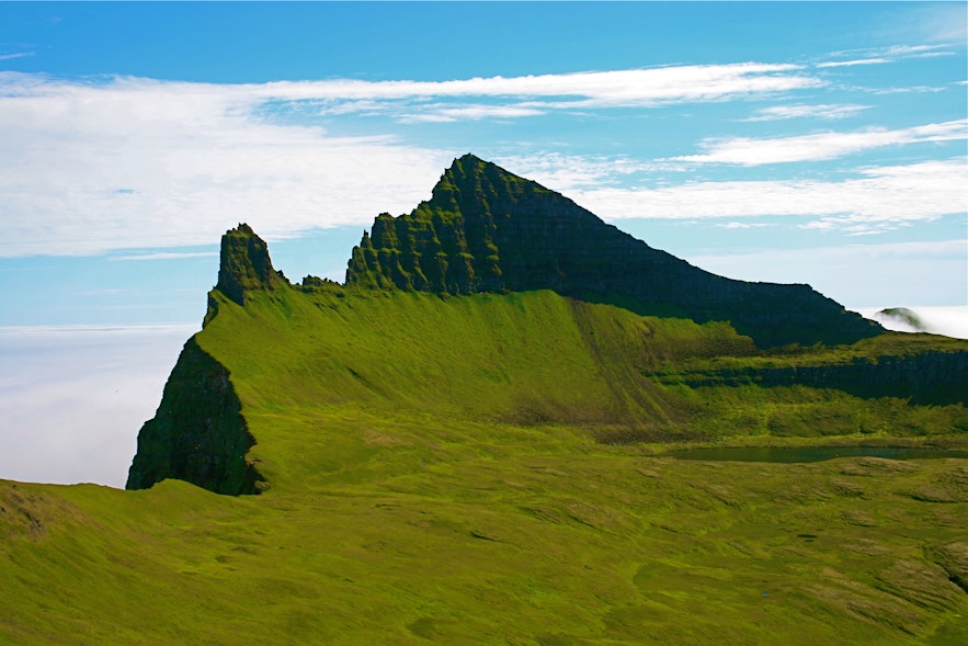 アイスランドのホルンストランディル地方にある、Hornbjarg山（画像：wikipediaより）