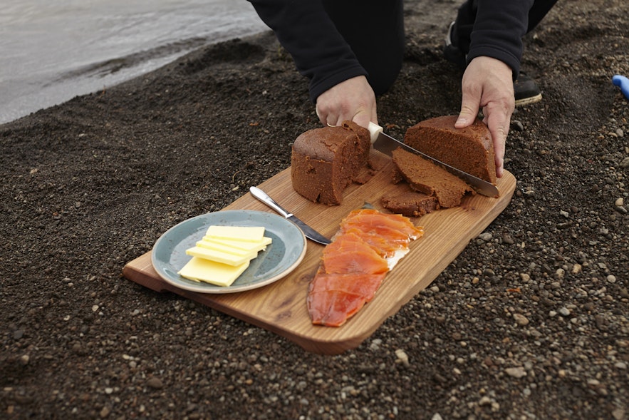 Delicious Icelandic rye bread, cooked in a hot spring