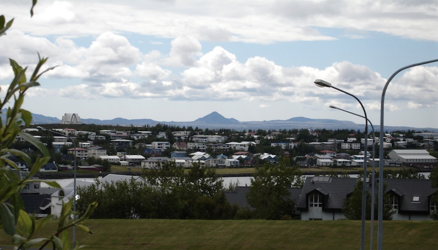 Keilir can be seen from all over the Reykjanes peninsula, including Reykjavik