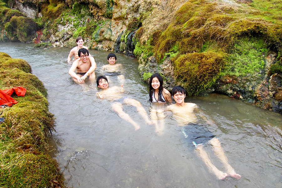 温泉につかりながらアイスランドの美しい自然を楽しめるのが最高！