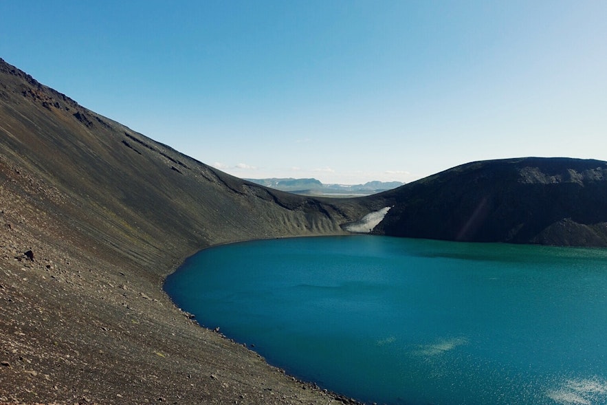 冰岛内陆高地Hnausapollur火山湖