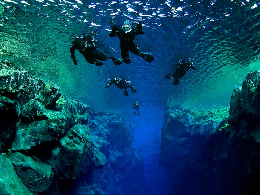 El snorkel es posible durante todo el año en Islandia