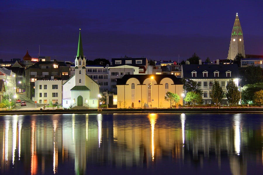 冰岛首都雷克雅未克的文化、音乐与夜生活都十分活跃。