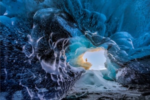 Escursioni nella grotta di ghiaccio