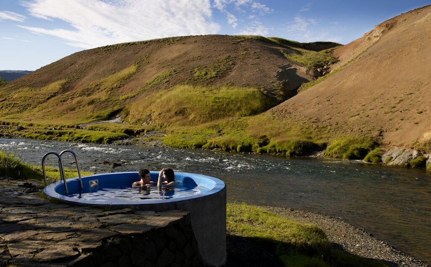 Wybierz spośród wielu gorących źródeł na Islandii