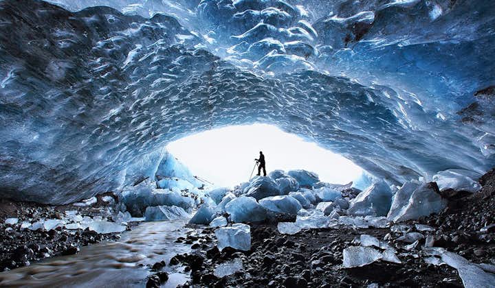 3-dniowa wycieczka z zorzą polarną po Złotym Kręgu i południowym wybrzeżu Islandii z jaskiniami lodowcowymi oraz wędrówką po lodowcu