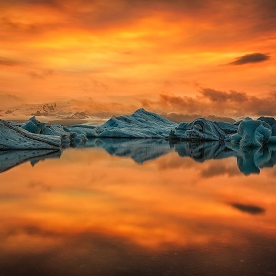 아이슬란드의 빙하와 석양